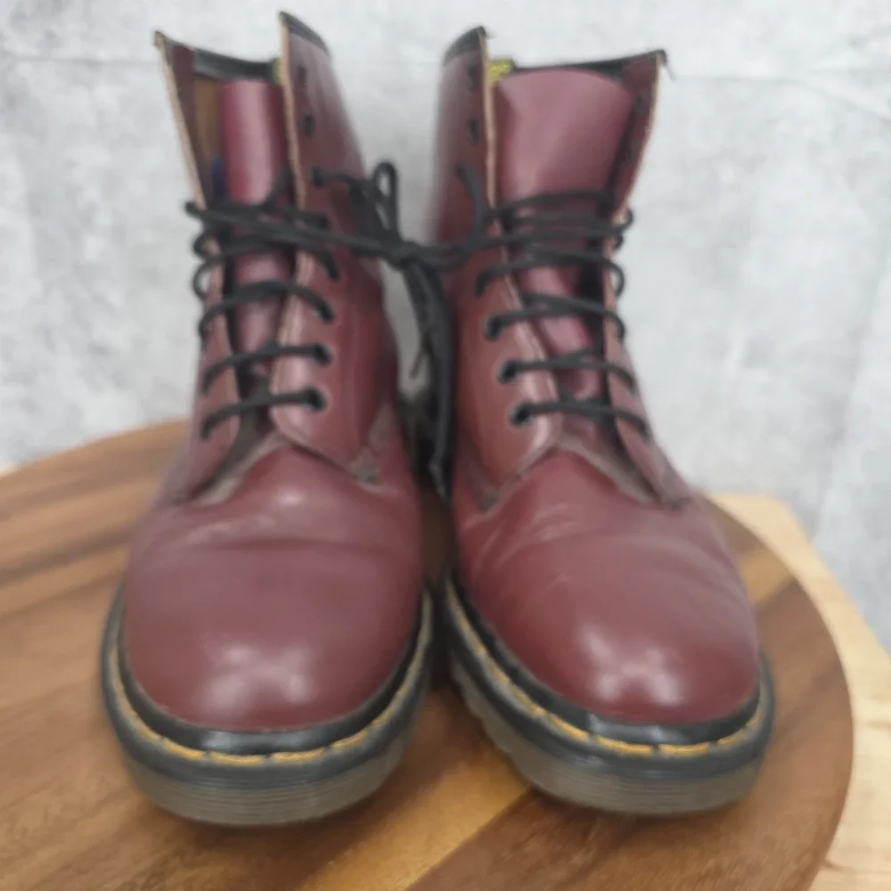 Dr Martens 1460 Boots Mens 9 Cherry Red Leather Moto Combat 8-Eye‎ England